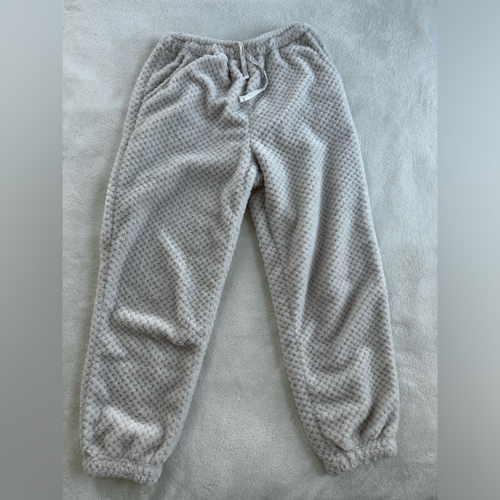 Fluffy PJ’s - Picture 3 of 3